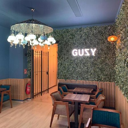 Hotel Guzy Lier Kültér fotó
