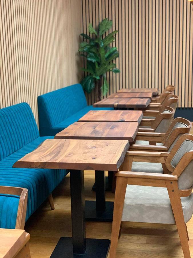 Hotel Guzy Lier Kültér fotó