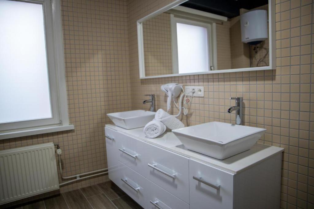 Hotel Guzy Lier Kültér fotó